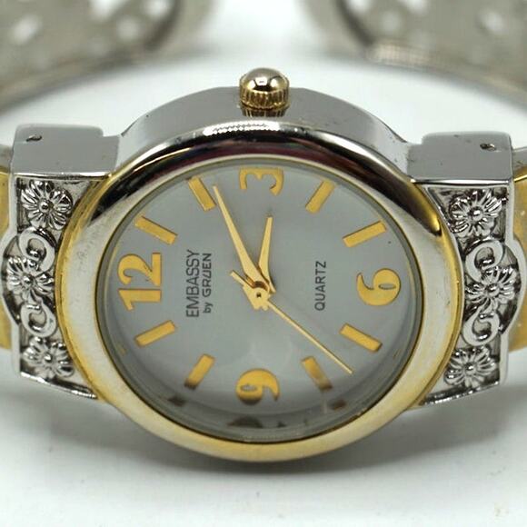 Embassy by Gruen Cuff Bracelet Women's Quartz Analog Watch New Battery - Picture 5 of 6